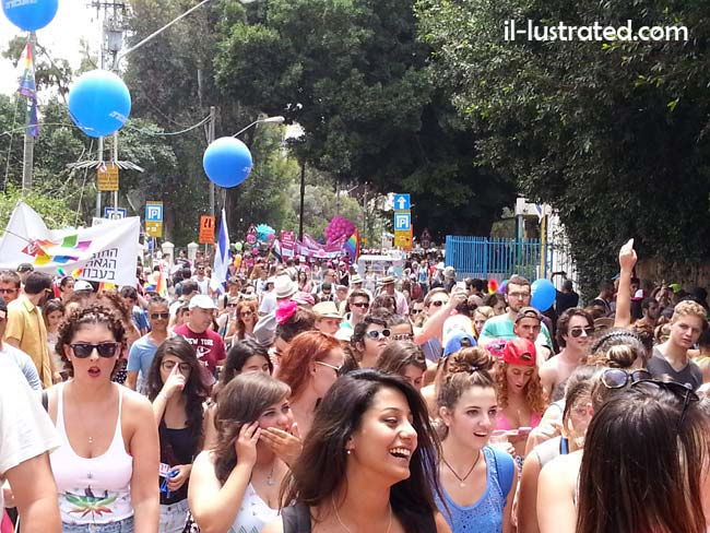 The parade takes off from Gan Meir